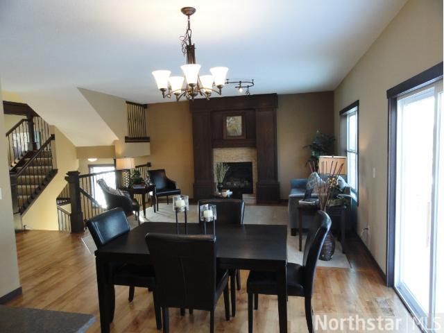 1374 Romeo Ct, Chaska, MN 55318