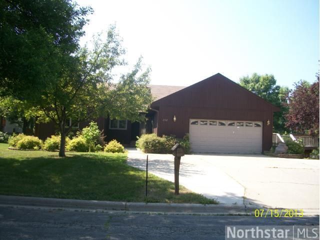 212 E Hamburg St, Litchfield, MN 55355