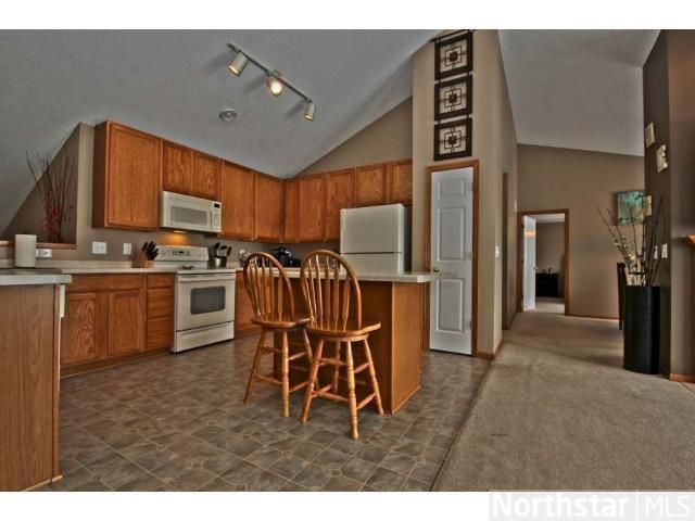 8413 Grove Cir, Shakopee, MN 55379