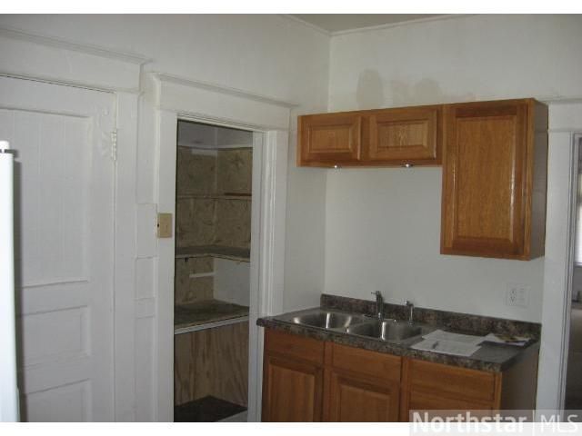 615 Elfelt St, Saint Paul, MN 55103