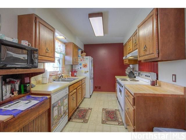 6100 Sunrise Dr NE, Fridley, MN 55432