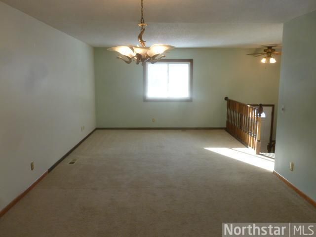 1136 Hunters Ct, New Brighton, MN 55112