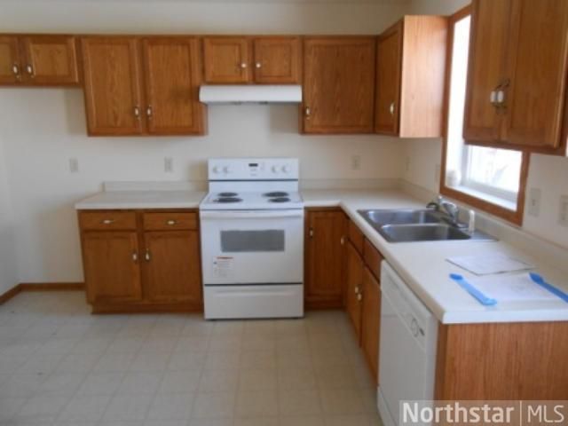 327 Sherwood Ave, Saint Paul, MN 55101
