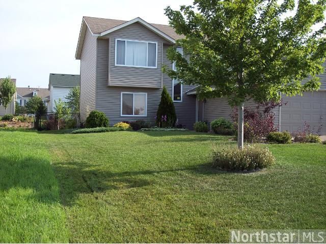 915 Jack Russell Ave, Shakopee, MN 55379