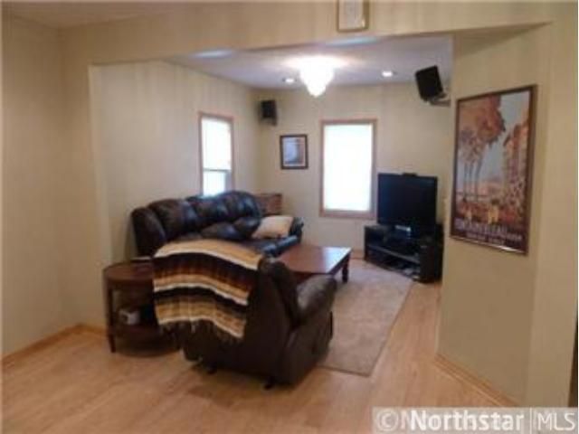 1586 Payne Ave, Saint Paul, MN 55130
