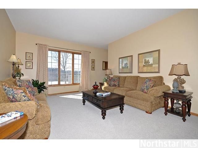 2047 Woodstone Dr, Victoria, MN 55386