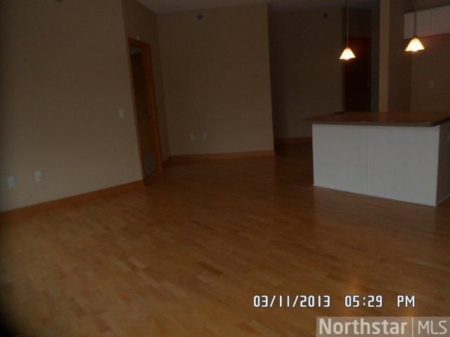1800 Clinton Ave #204, Minneapolis, MN 55404