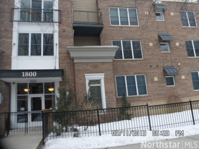 1800 Clinton Ave #204, Minneapolis, MN 55404