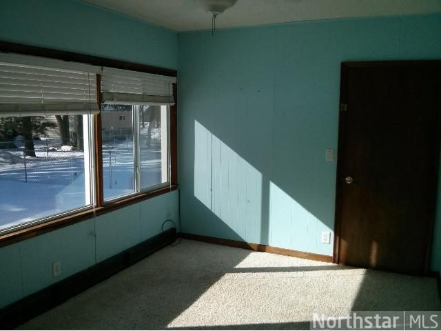 215 6th St NW, Milaca, MN 56353