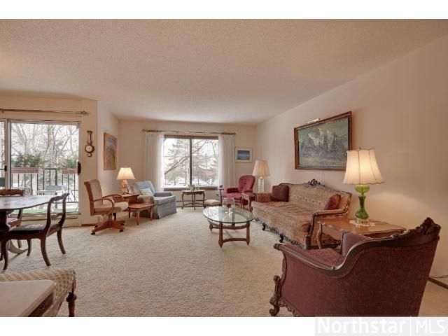 7220 York Ave S #219, Edina, MN 55435