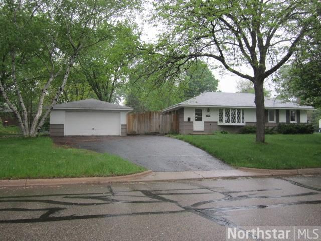 11100 Drew Ave S, Bloomington, MN 55431
