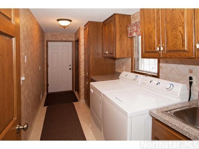 3005 Rainier Ct, Burnsville, MN 55337