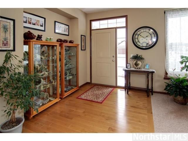 1933 Foothill Trl, Shakopee, MN 55379