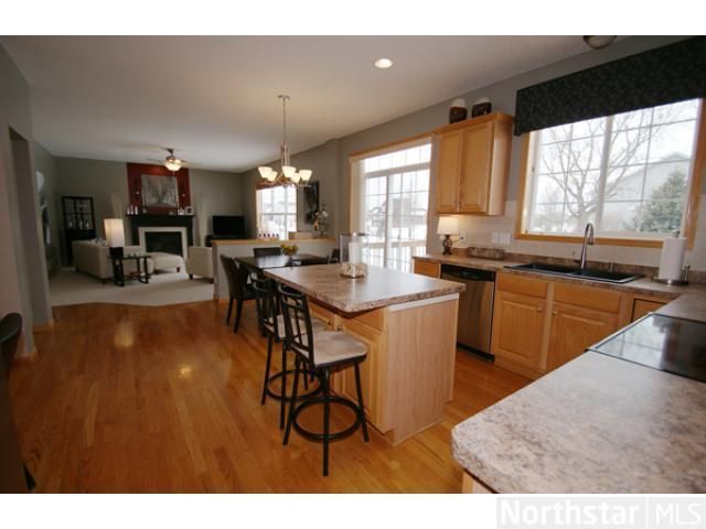 9819 Chestnut Ave N, Brooklyn Park, MN 55443