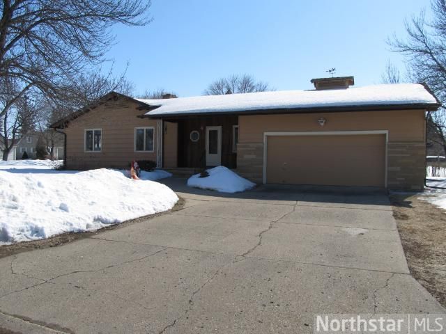 523 7th St, Gaylord, MN 55334