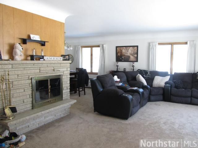 523 7th St, Gaylord, MN 55334