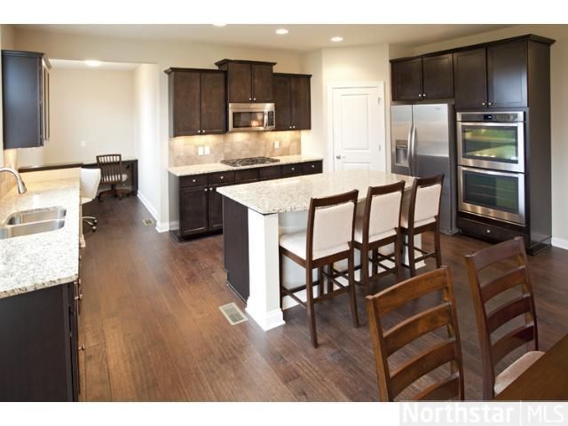 1634 White Pine Way, Carver, MN 55315