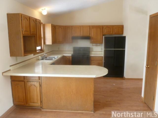 16219 Excelsior Cir, Lakeville, MN 55068