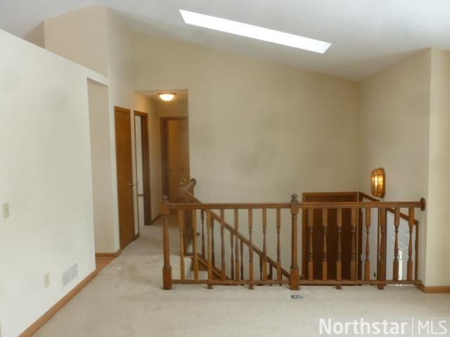 16219 Excelsior Cir, Lakeville, MN 55068