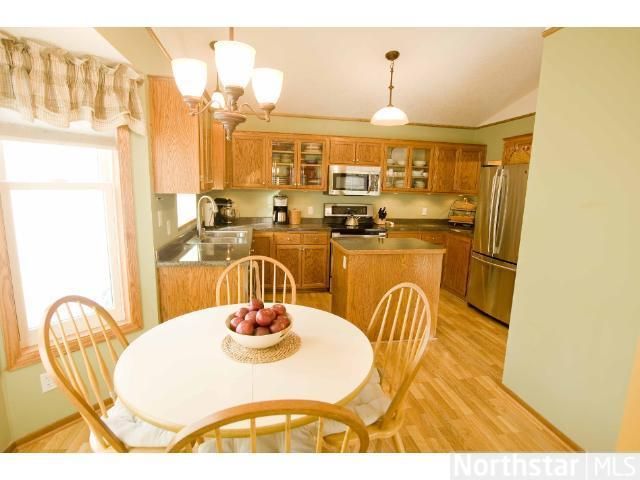 1167 Saddlebrook Ln, Woodbury, MN 55125