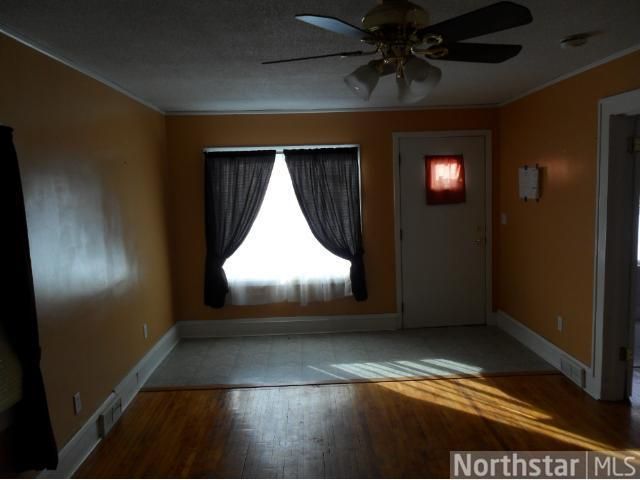 939 6th Ave S, South Saint Paul, MN 55075