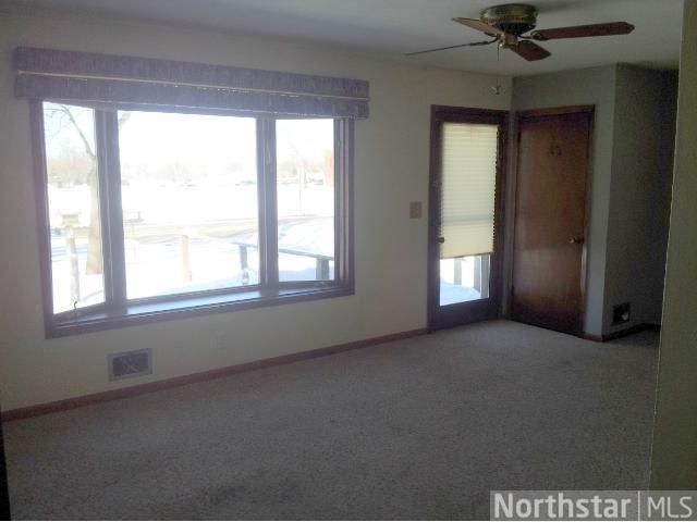 6903 15th St N, Oakdale, MN 55128