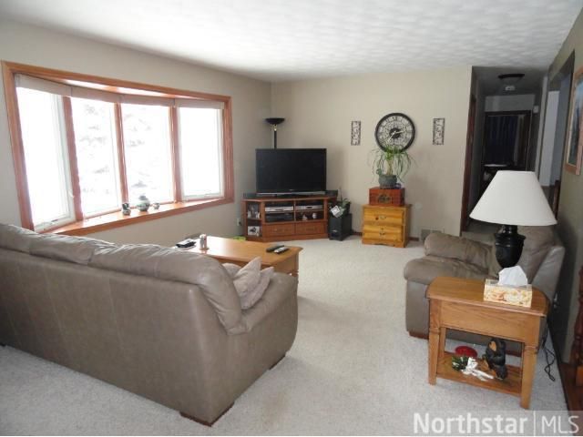 8693 Greystone Ave S, Cottage Grove, MN 55016