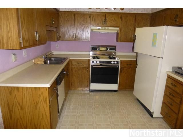 4328 Heritage Dr, Vadnais Heights, MN 55127