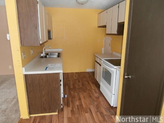 1634 River Bluff Ct, Eagan, MN 55121