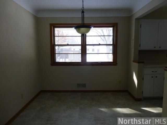 838 County Road B2 W, Roseville, MN 55113