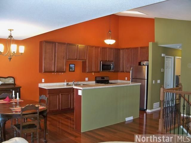 701 Evergreen Ct, Burnsville, MN 55337
