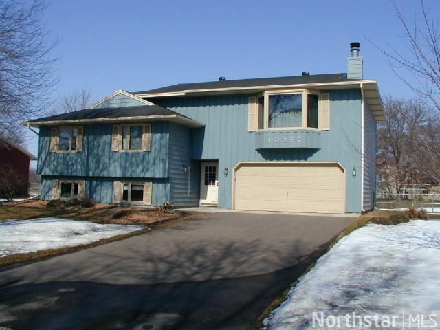 10287 Yorktown Ln N, Maple Grove, MN 55369
