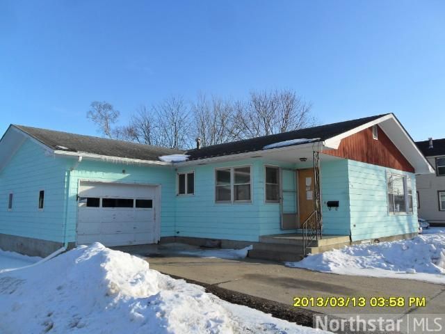 317 S 5th St, Saint Peter, MN 56082