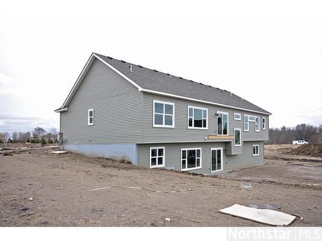 1372 Ridge Ln, Shakopee, MN 55379