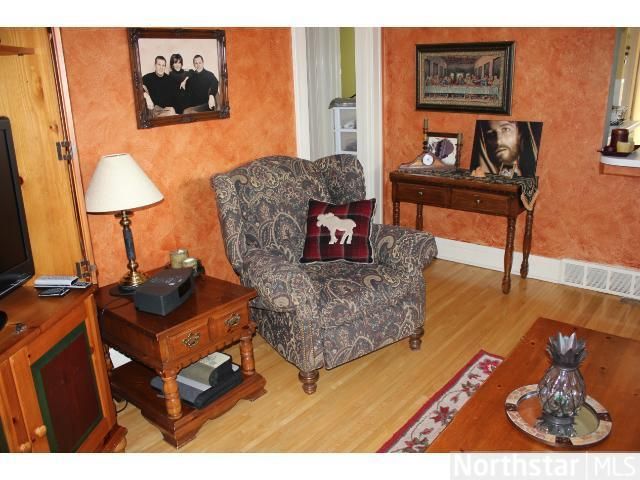 1984 Palace Ave, Saint Paul, MN 55105