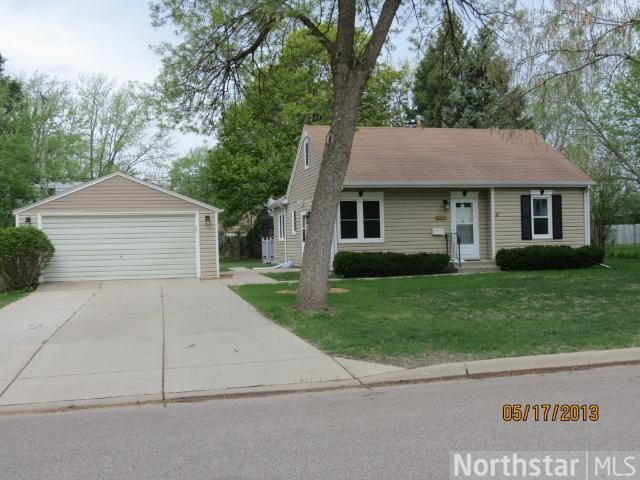 8716 1st Ave S, Bloomington, MN 55420