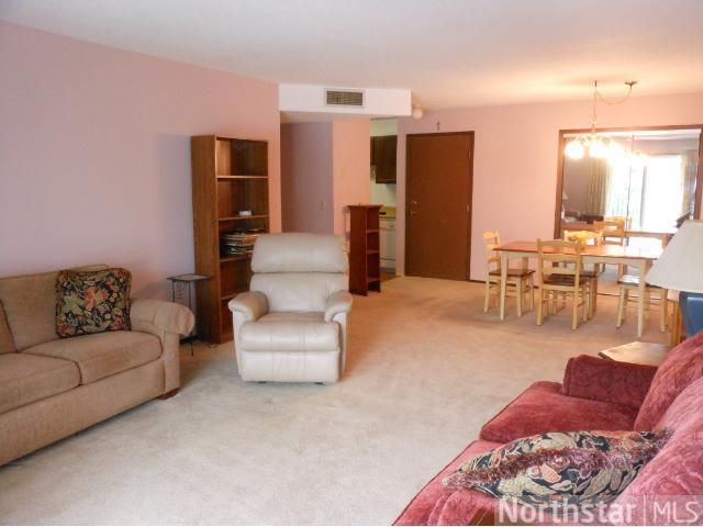 132 Demont Ave E #319, Little Canada, MN 55117