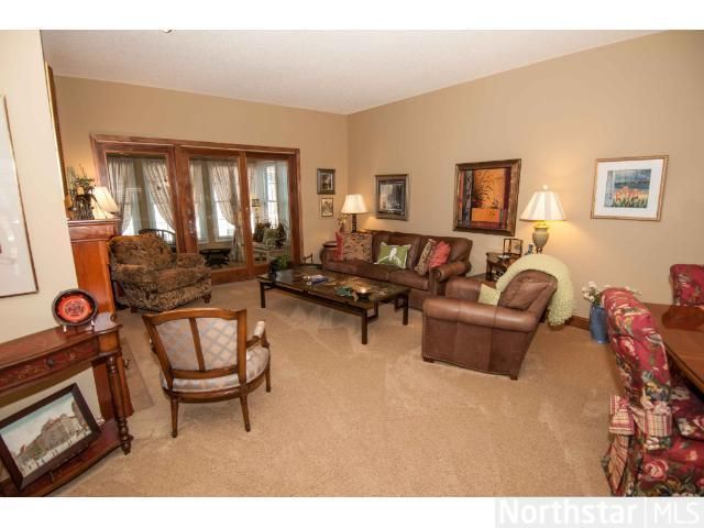 191 Stonebridge Ct, Mendota Heights, MN 55118