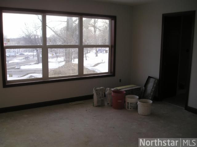 2359 Olive Ln, Wayzata, MN 55391