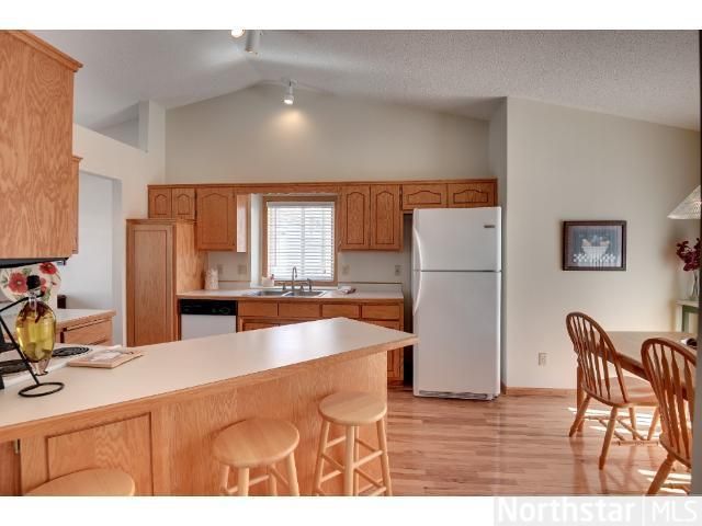 1009 Meadow St, Cologne, MN 55322