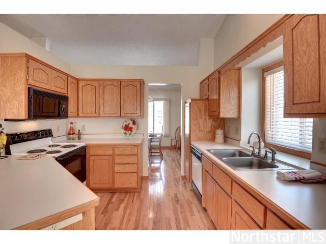 1009 Meadow St, Cologne, MN 55322