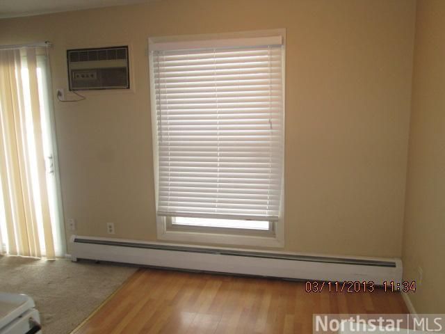 900 9th Ave S #3, Hopkins, MN 55343