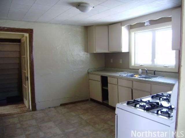 255 Excelsior Ave N, Annandale, MN 55302