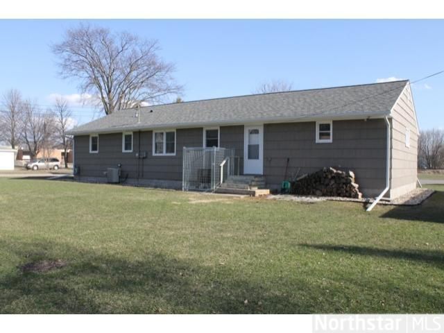409 Hall St, Stewart, MN 55385
