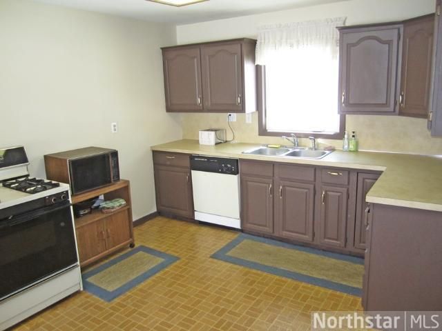 1550 E 87th St, Bloomington, MN 55425
