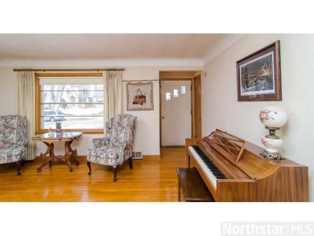 1832 Rome Ave, Saint Paul, MN 55116