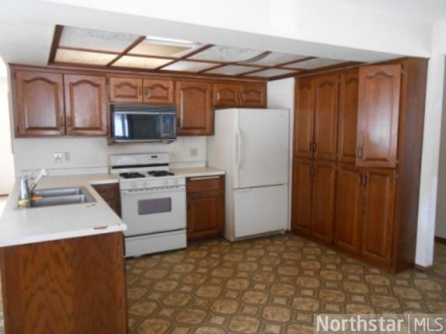 7897 195th St N, Forest Lake, MN 55025