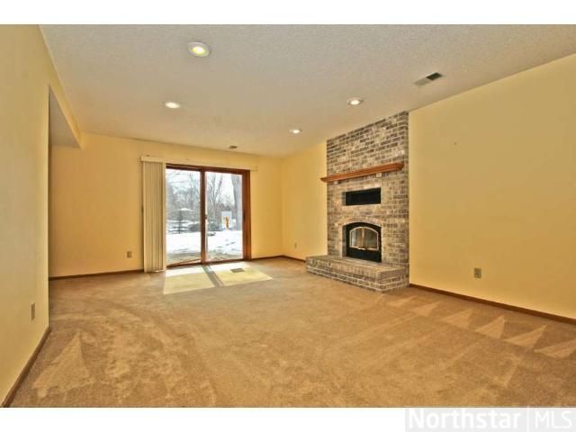 10321 Nottingham Trl, Eden Prairie, MN 55347