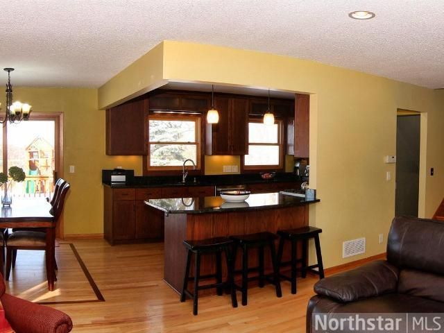 214 Cimarron Rd, Apple Valley, MN 55124