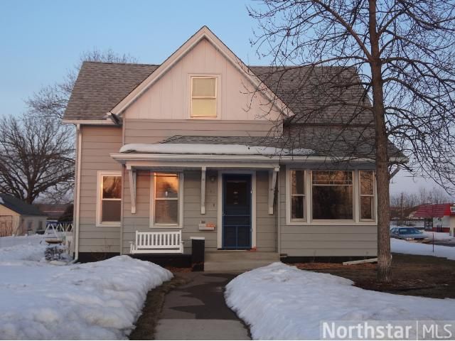 742 Ashland St S, Cambridge, MN 55008